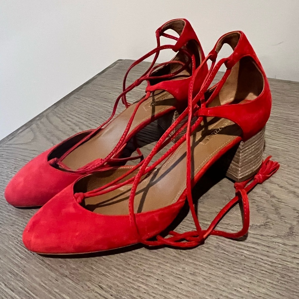 Aquazzura
Lipstick Boheme Tassel Suede 50 Pumps